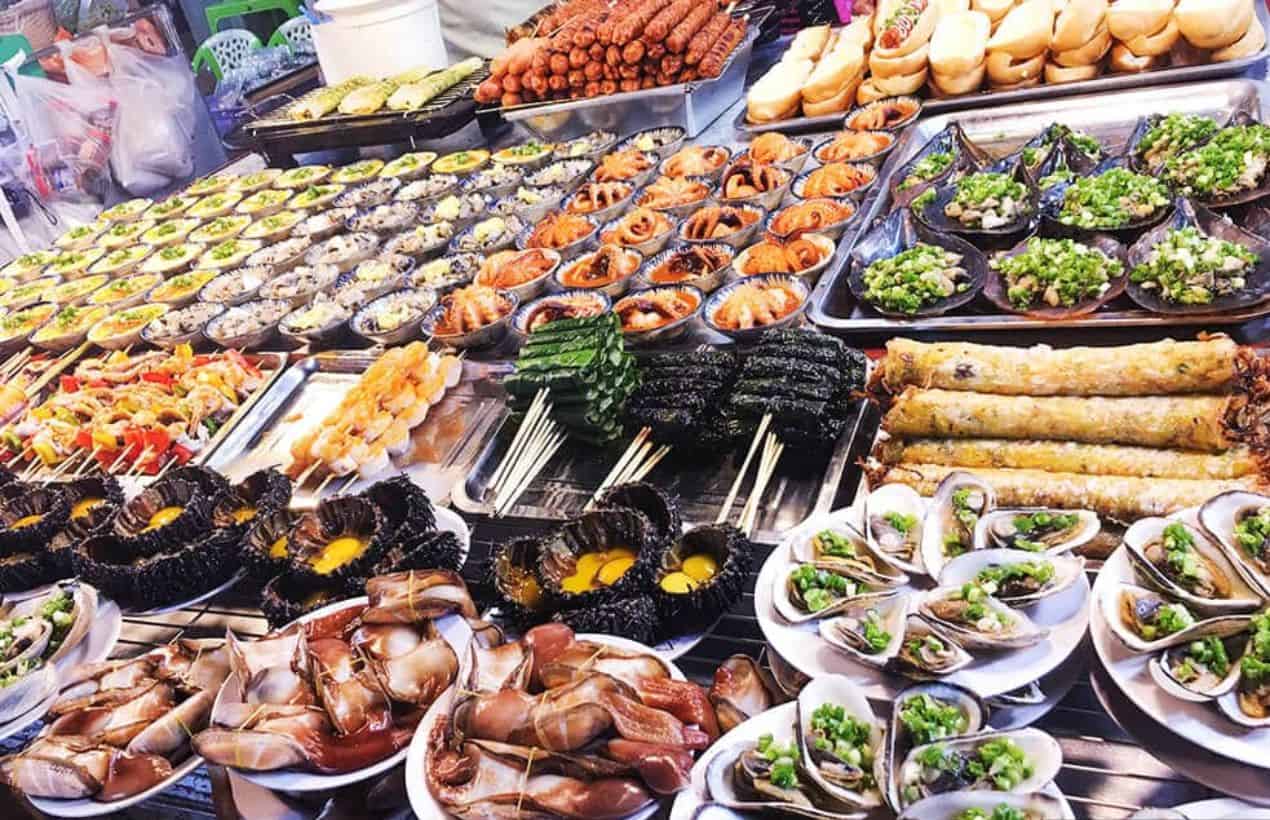 Vịnh Hạ Long có rất nhiều du thuyền siêu xịn 