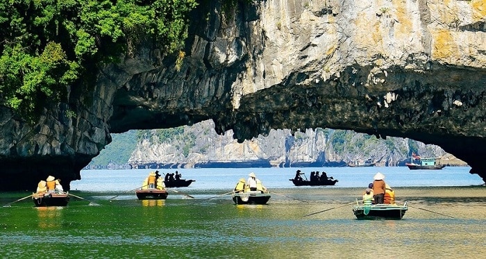 Toàn cảnh hang Luồn mang vẻ đẹp đơn sơ, quyến rũ